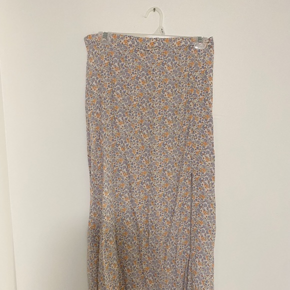 H&M floral midi skirt - size 10 - Picture 3 of 6
